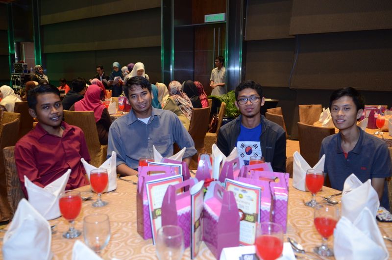 Hi tea alumni  14  057